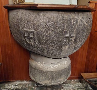 Fonte Battesimale - Parrocchiale di San Cassiano e San Tommaso di Canterbury a La Salle (AO)