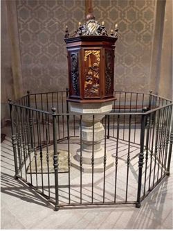Brondello (CN) - Parrocchiale di Maria Vergine Assunta – Fonte battesimale in stile Zabreri – 1459