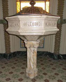 Savigliano-Levaldigi (CN) - Parrocchiale di Santa Maria Assunta – Fonte battesimale di linee neoclassiche – XV secolo