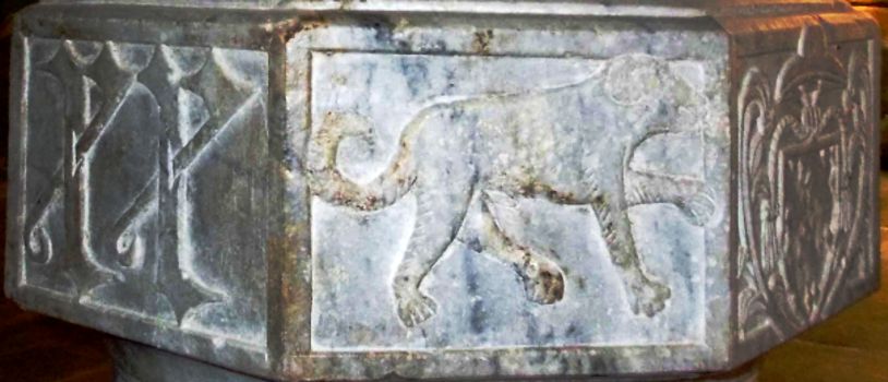 Brondello (CN) - Parrocchiale di Maria Vergine Assunta – Dettaglio Fonte battesimale in stile Zabreri – 1459