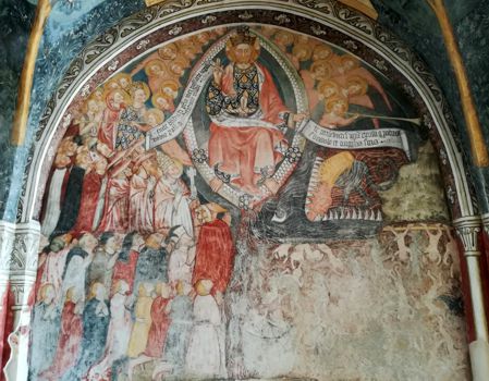 Le ricche vesti dei supplicanti il Pantocratore - Biandrate - Parrocchiale di San Colombano