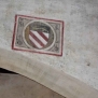 Avigliana-Chiesa di San Pietro-Navata centrale, prima campata lato destro, soprarco, blasone Luserna --Navata centrale, prima campata lato destro, soprarco, blasone Luserna