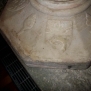 --Fonte battesimale, piede