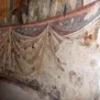 --Piede abside, drappeggio lato Sud