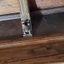 --Mensola in legno con figura simbolica scolpita