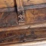 --Mensola in legno con figura simbolica scolpita