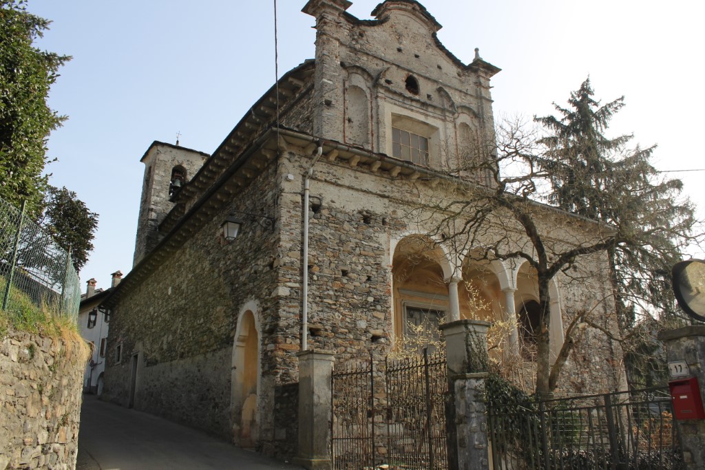 Chiesa di San Gottardo - Miasino  Frazione Pisogno