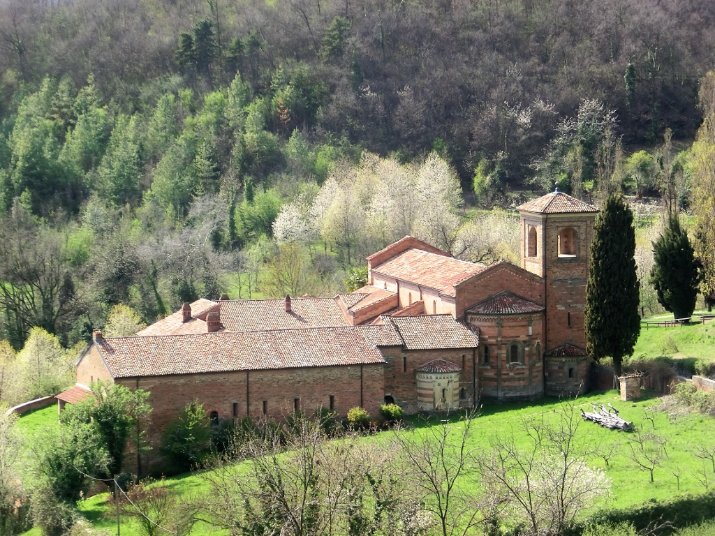 Canonica di Santa Maria di Vezzolano - Albugnano  Frazione Vezzolano