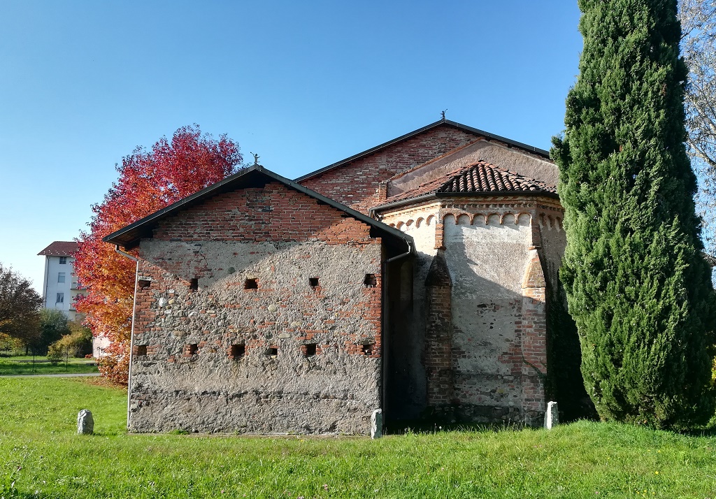 Chiesa della Madonna di Cerniori o Santa Maria de Cerniori - Roasio  Frazione Curavecchia