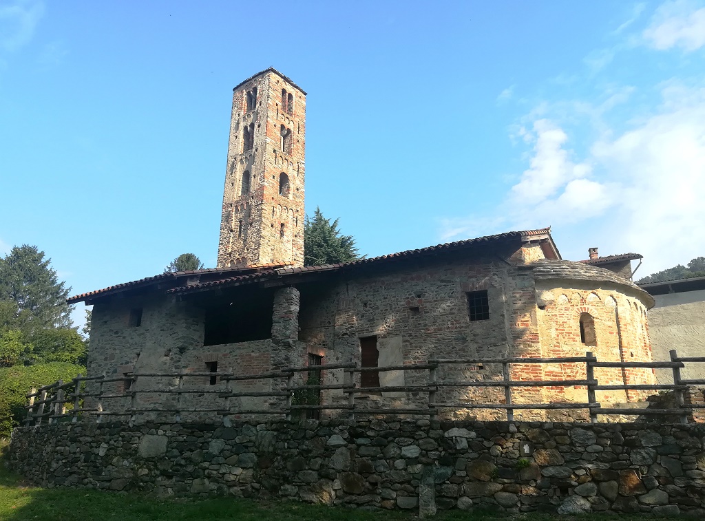 Chiesa dei Santi Pietro e Paolo - Bollengo  Frazione Pessano