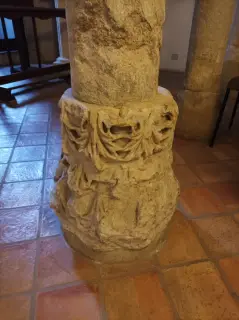 Colonna - Duomo di Santa Maria Assunta a Acqui Terme