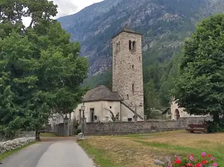 Vista e campanile - Chiesa  Vecchia a MacugnagaFrazione Staffa