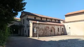 Fianco e facciata - Resti Chiesa Monastica di Santi Fabiano e Sebastiano a Fontaneto d'Agogna