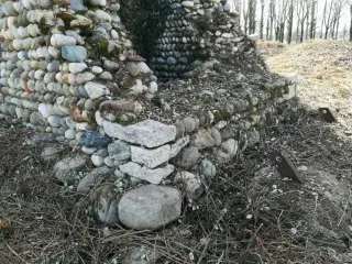 Ruderi - Resti della Cappella di San Pietro a Romagnano Sesia