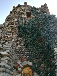 Ruderi - Resti della Cappella di San Pietro a Romagnano Sesia