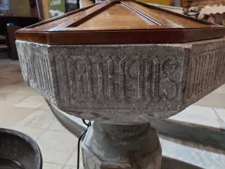 Fonte battesimale - Parrocchiale di Santa Maria degli Angeli a Manta