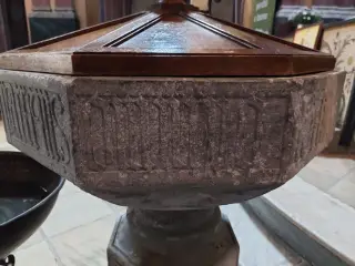 Fonte battesimale - Parrocchiale di Santa Maria degli Angeli a Manta
