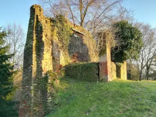 Resti - Ruderi della Antica Parrocchiale a Massazza
