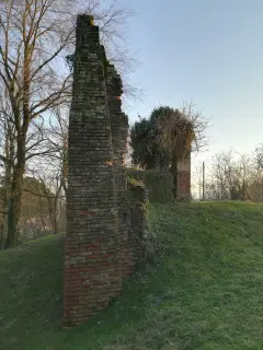 Resti - Ruderi della Antica Parrocchiale a Massazza