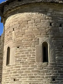 Abside dettaglio monofore - Chiesa di San Secondo a MelazzoFrazione Arzello