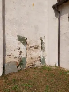Porta cimiteriale tamponata - Chiesa di Sant'Eusebio a MelleFrazione Santeusebio