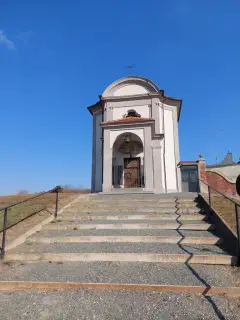 Facciata - Chiesa di Santa Maria della Fonte a Monale
