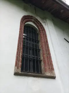 Finestra gotica - Chiesa o Santuario di Santa Maria di Miralta a Moncrivello