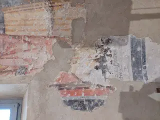 Lacerti  di affreschi - Priorato di San Biagio a MondovìFrazione San Biagio