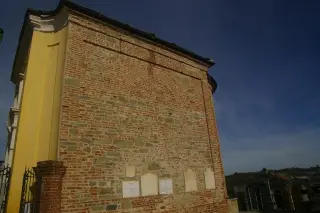 Fianco - Cappella Cimiteriale di San Vittore a Montaldo Torinese