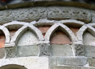 Abside - Particolare - Chiesa Cimiteriale di San Pietro a Albugnano