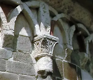 Abside - Particolare - Chiesa Cimiteriale di San Pietro a Albugnano