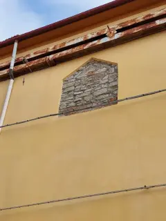 Finestra tamponata - Parrocchiale di San Sisto a Morbello