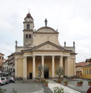 Facciata - Parrocchiale dell' Assunta a MossoFrazione Santa Maria