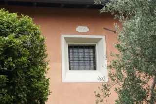 Data sulla partet sud - Chiesa di Santa Maria Assunta di Caristo a BorgomaneroFrazione Santa Cristina