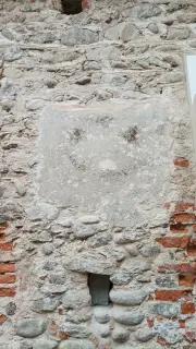 Lacerto di affresco esterno - Cappella del Ricetto o di Sant'Evasio a Oglianico