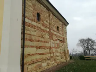 Fianco - Chiesa di San Pietro (vecchio) a Olivola