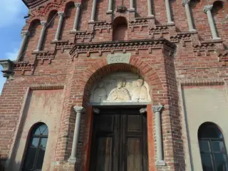 Portale con lunetta del Pantocratore - Cappella di San Vittore a Canale