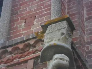 Capitello con uccello - Cappella di San Vittore a Canale