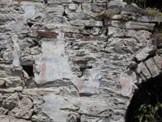 Tracce affreschi muro nord - Resti Della Chiesa di San Martino a PerreroFrazione San Martino