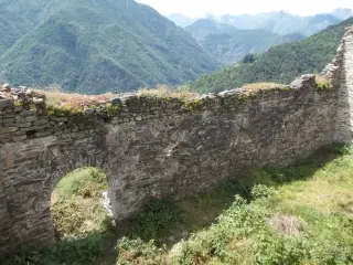 Interno - Resti della chiesa di San Martino a PerreroFrazione San Martino