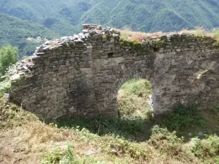 Interno abside - Resti della chiesa di San Martino a PerreroFrazione San Martino