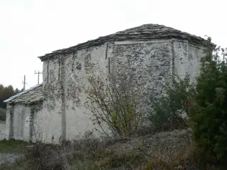 Abside Triangolare e Fianco Destro - Cappella di San Giacomo a ViolaFrazione Colla San Giacomo