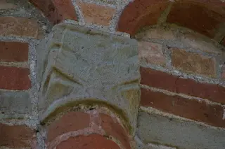 Abside capitello - Chiesa Cimiteriale di Santa Maria Assunta o dei Morti a Marentino