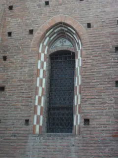 Finestra gotica - Chiesa di Santa Maria del Carmine a Alessandria