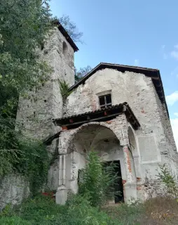 Facciata - Chiesa di San Giuseppe a Serravalle SesiaFrazione Vintebbio