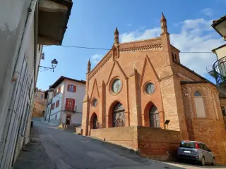 Facciata - Chiesa di Sant'Antonio Abate a Mombaruzzo