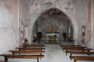 Interno e abside - Oratorio della Madonna della Neve o di Santa Maria della Neve a SunoFrazione Baraggia