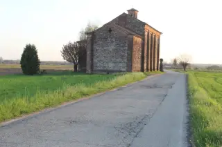 Abside e fianco - Oratorio della Madonna della Neve o di Santa Maria della Neve a SunoFrazione Baraggia