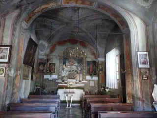 Interno - Cappella dell' Annunziata a Trinità