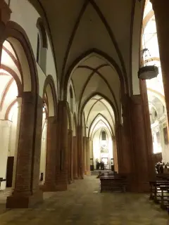 Navata di sinistra - Chiesa di Santa Maria della Scala a Moncalieri